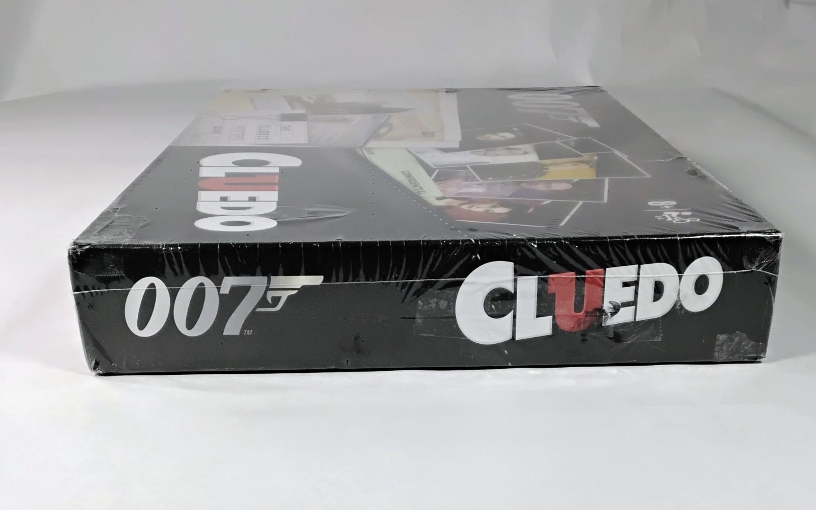 New Hasbro Cluedo 007 James Bond Indicia Classic Mystery Board Game Age 8+