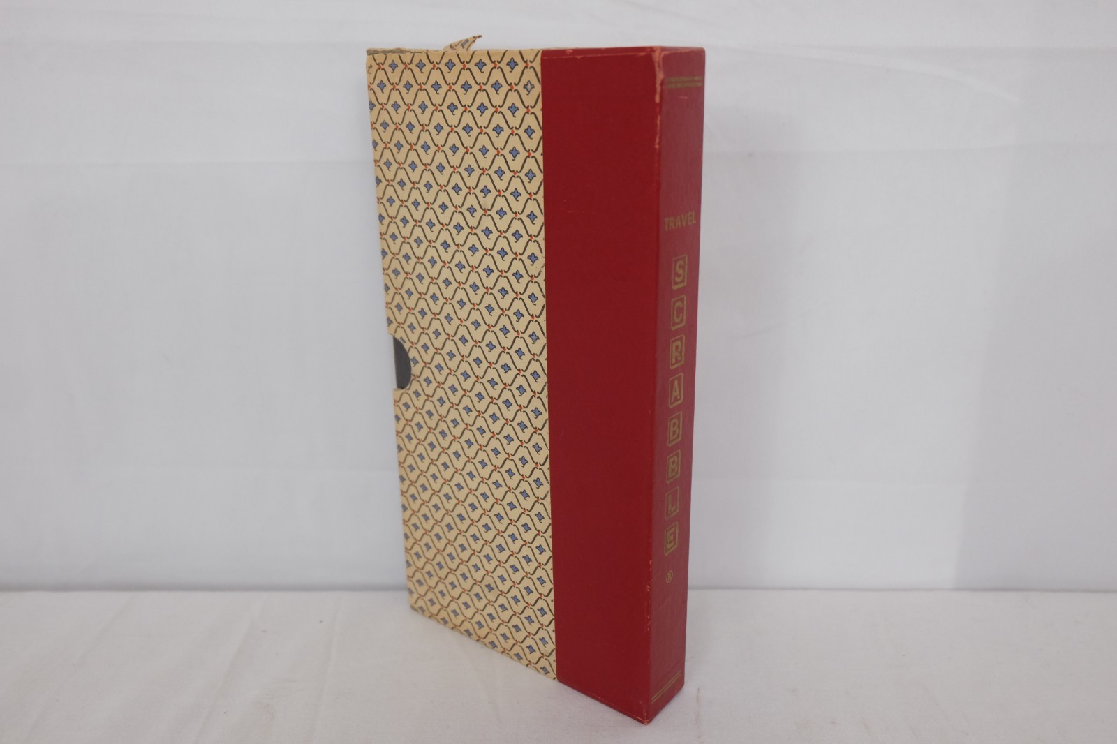 SCRABBLE Vintage 1950s Magnetic Travel Metal Case w/ “Book” Carrier – Complete