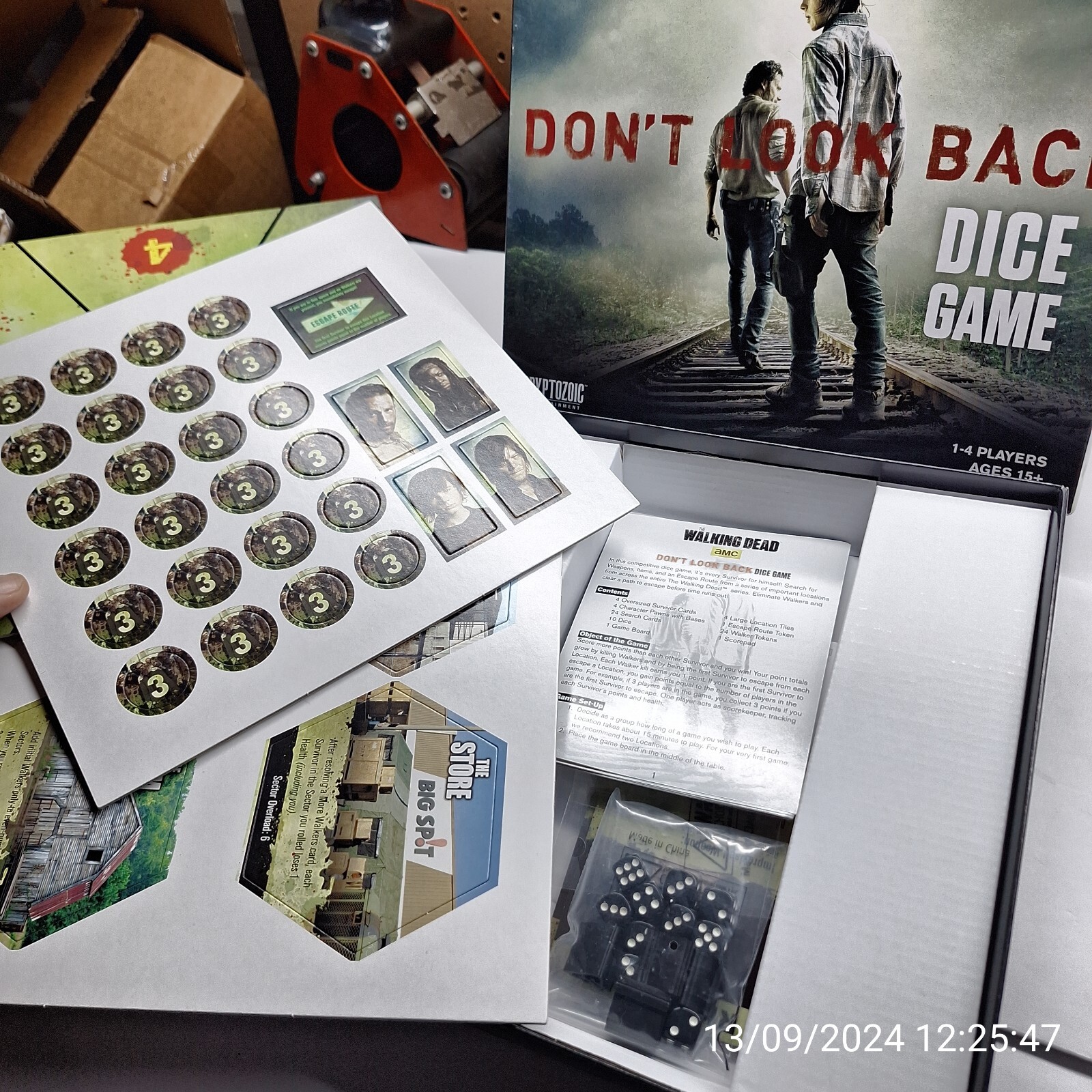 THE WALKING DEAD: Don’t Look Back Dice Board GameCryptozoic 100% Complete