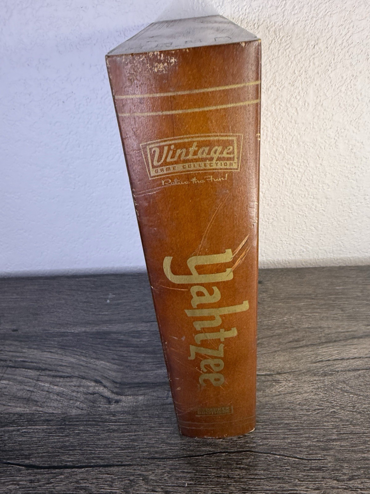 Yahtzee Bookshelf Edition Wood Box 2005 Game. Read Details.