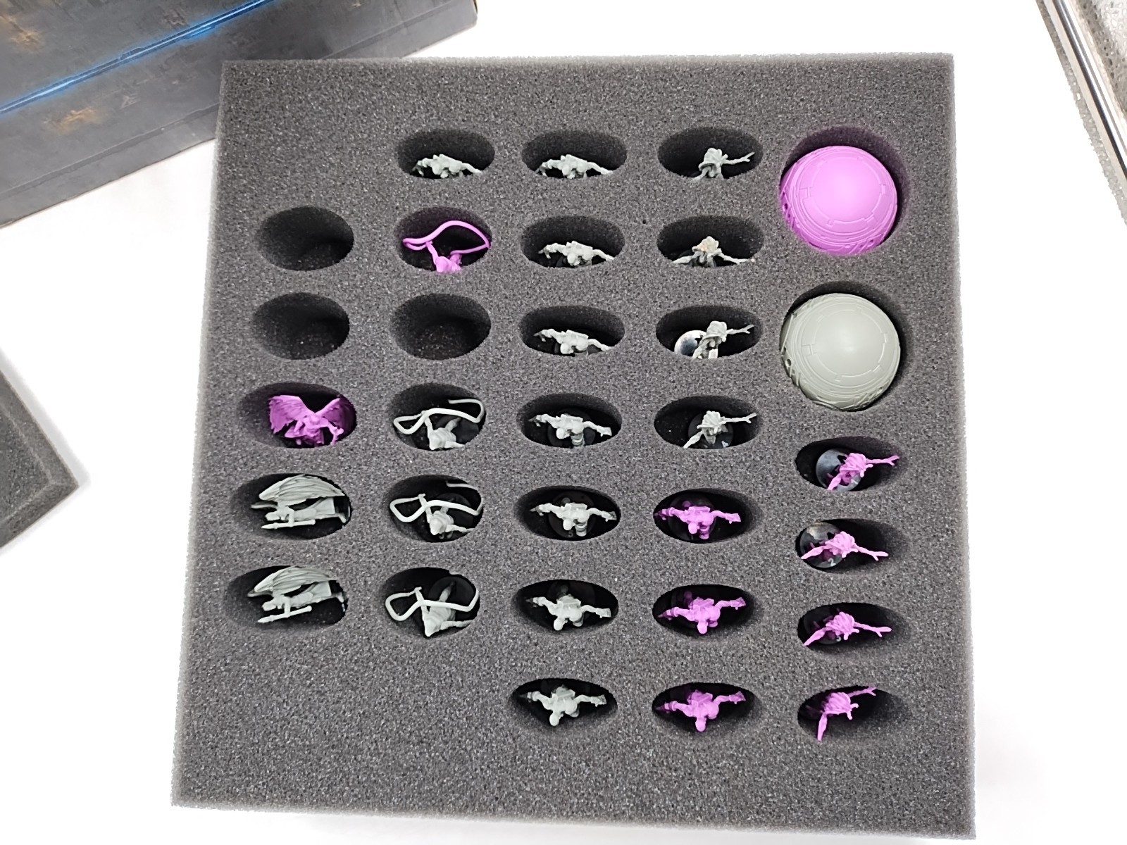 Secrets of the Lost Station Miniature Set “108” Resin Sci-fi Minis (#F1-B1)