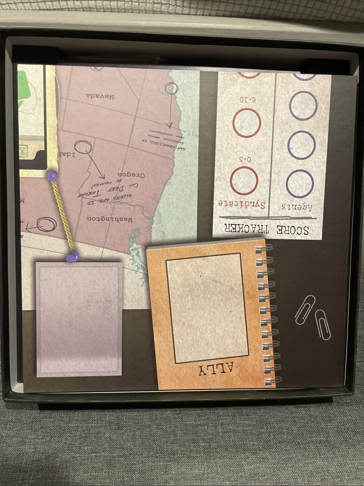 IDW Boardgame X-Files PLUS EXPANSION 2014 MINT