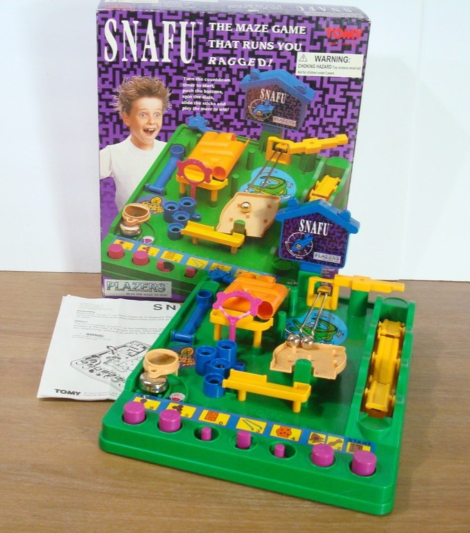 VTG 1991 Snafu Tomy Screwball Scramble Run Yourself Ragged Marble Maze 2 Marbles