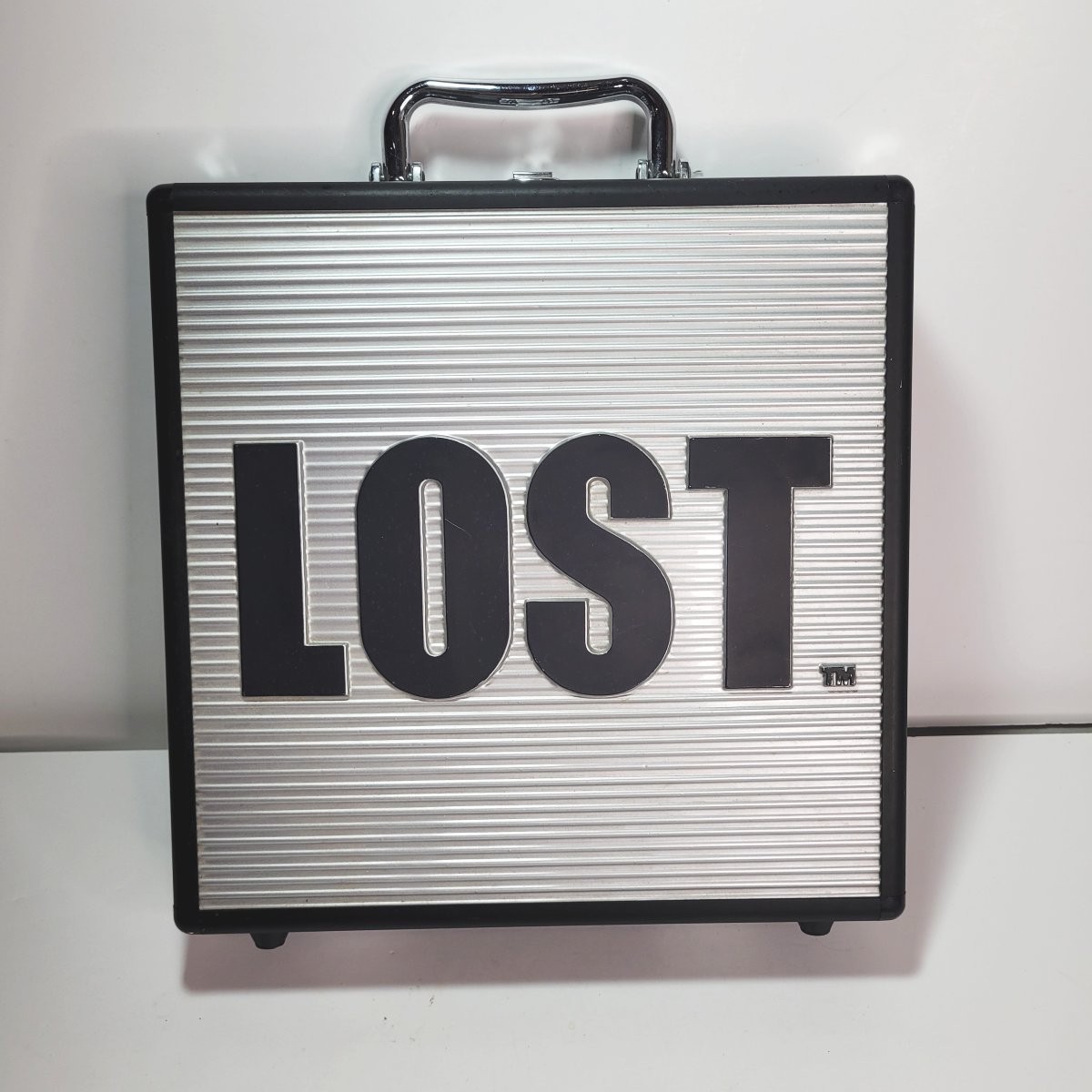 LOST The Board Game TV Series Collectors Edition Aluminum Briefcase Complete
