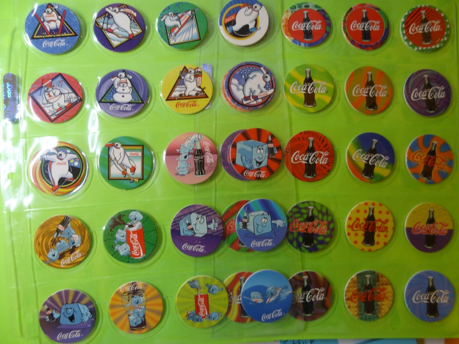 Pogs COCA COLA * Set of 40 * 1995 * Sheets included * Very Nice Set * Coke