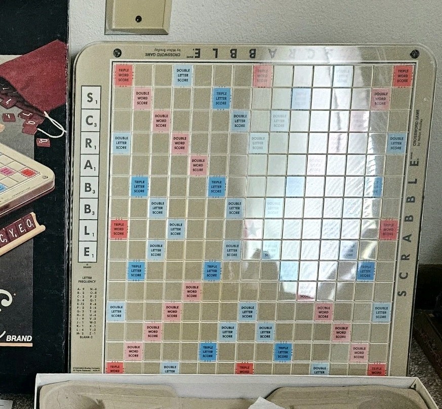 (Inside New) 1989 Scrabble Deluxe Edition COMPLETE Rotating Turntable Board Game