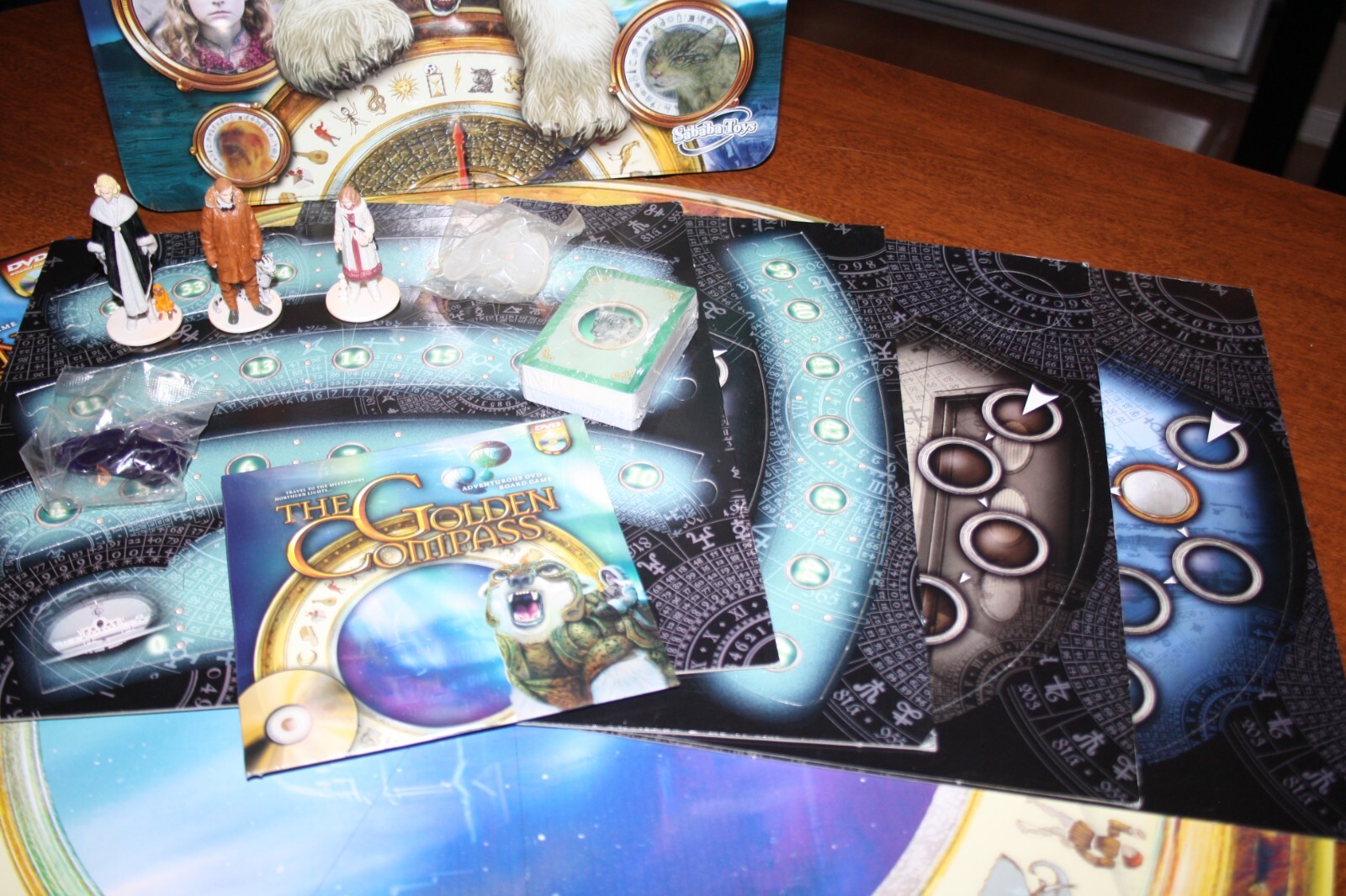 The Golden Compass Aventurous DVD Board Game – Sababa Toys 2006