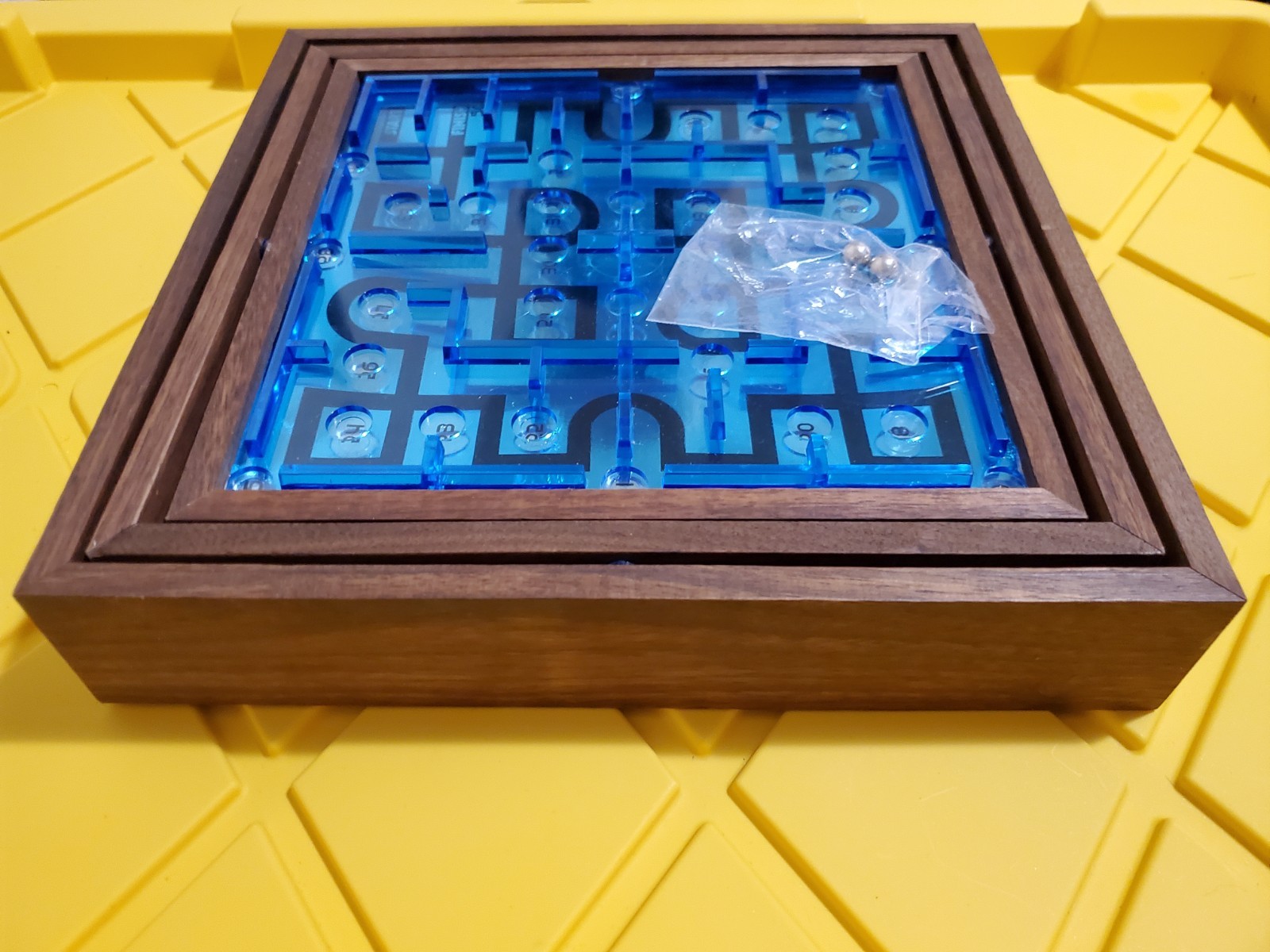 Rare old 1975 Marble Labyrinth II Wood Tilt Maze Knob Game from Mag-nif