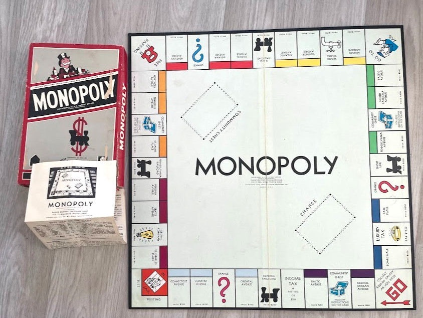 Vtg 1950’s Monopoly Popular Edition Wooden Pieces Parker Brothers With Board