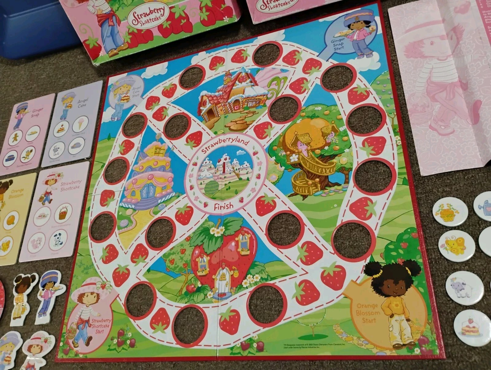 Vntg 2003 Strawberry Shortcake Strawberryland Berry Sweet Board Game Hide & Seek