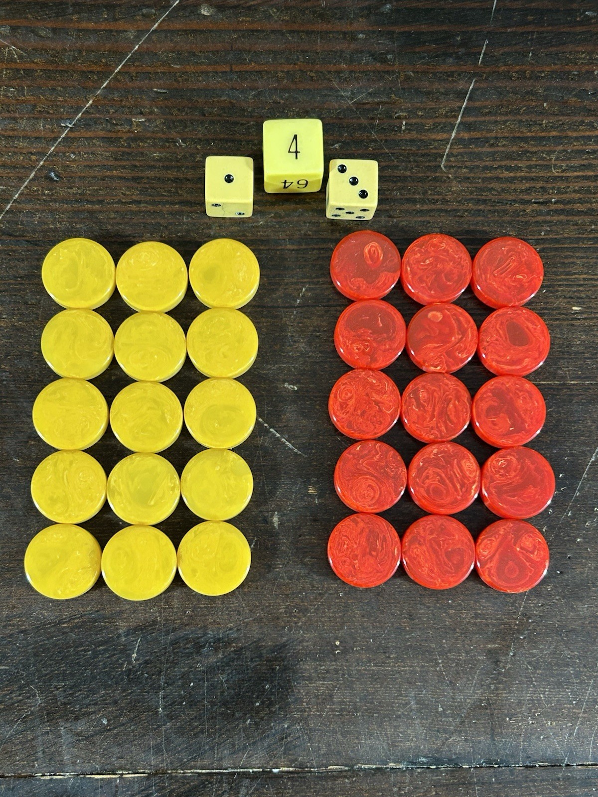 VTG Lot 30 Catalin Bakelite Backgammon Red & Butterscotch 3/4 X 3/16 & 3 Die (k)