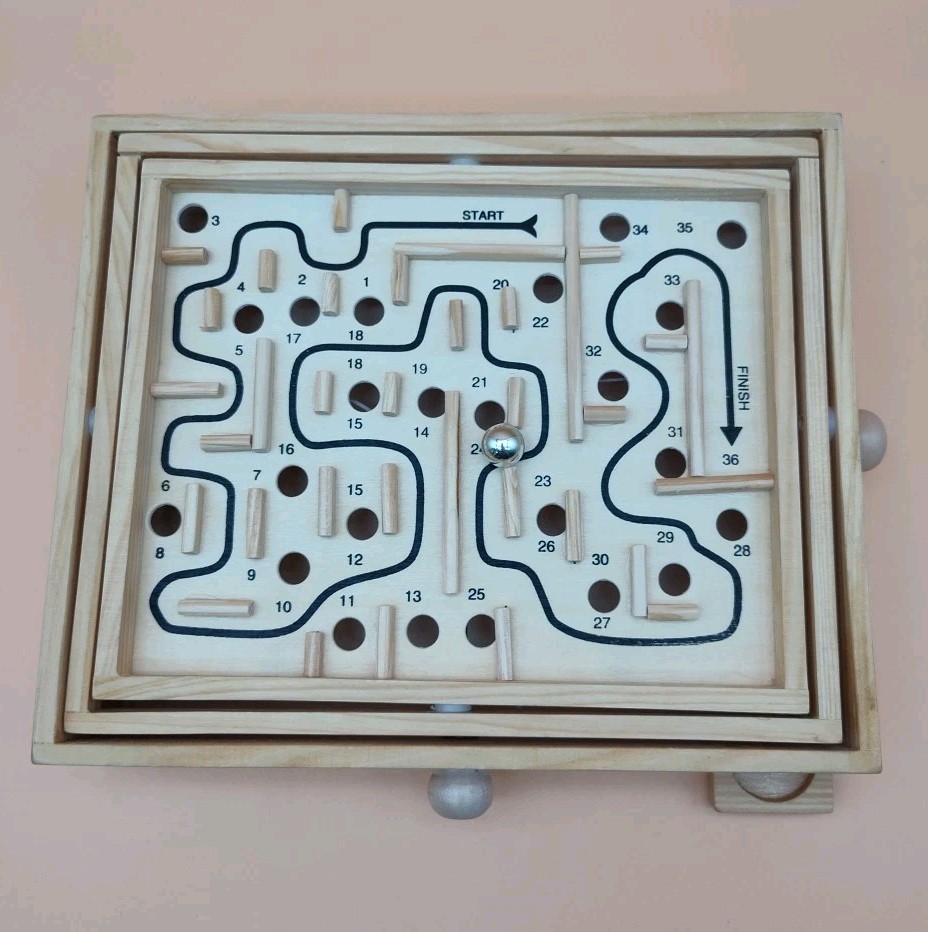 VTG Labyrinth Marble Maze Solitaire Classic Game Of Skill Solid Wood Cardinal