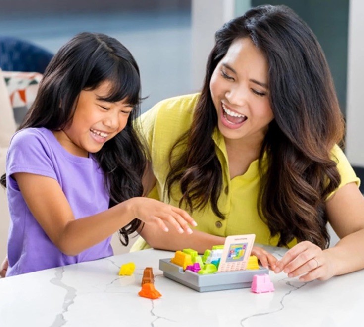 ThinkFun Rush Hour Traffic Jam Logic Game – Engaging STEM Toy – Kids Age 8+ NEW