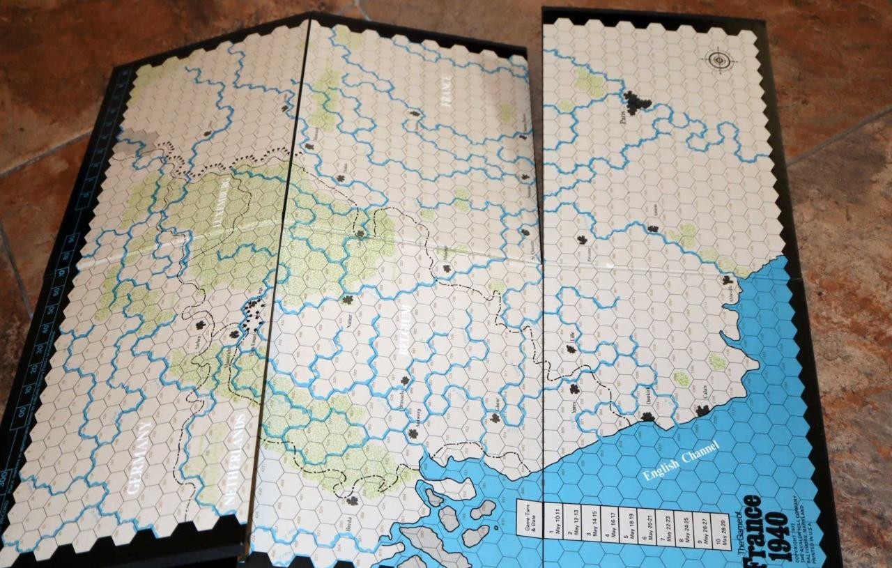 1972 Avalon Hill France 1940 German Blitzkrieg in the West Board Game Unpunched