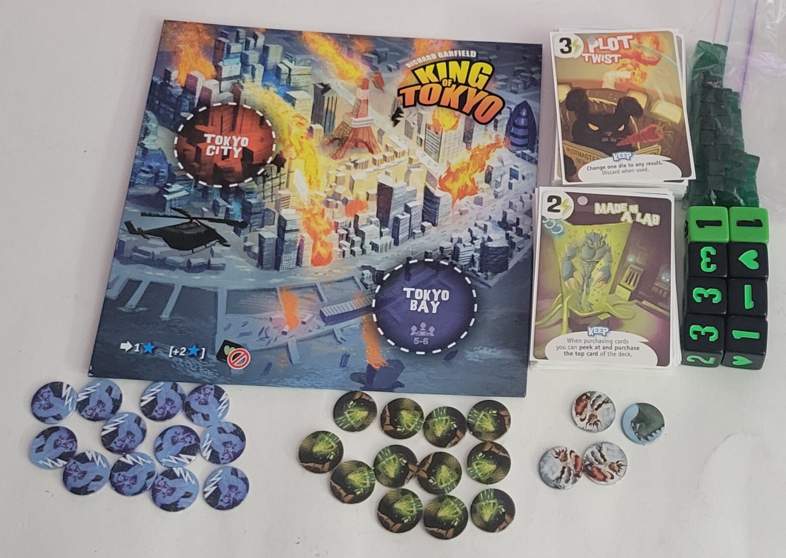 Iello- King of Tokyo Richard Garfield Board Game 2014 w/ Power Up! And Halloween