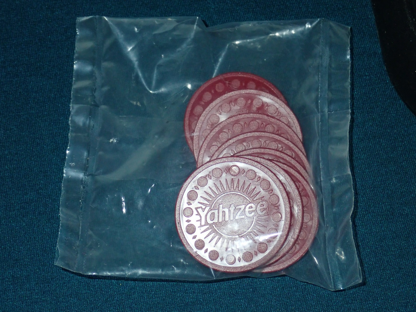 Yahtzee Deluxe Edition 1997 Gold Dice