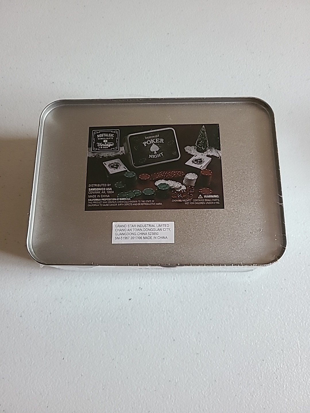 Poker Night Game Tin – 100 Chips, 2 Decks,5 Casino Dice, Dealer Button – New