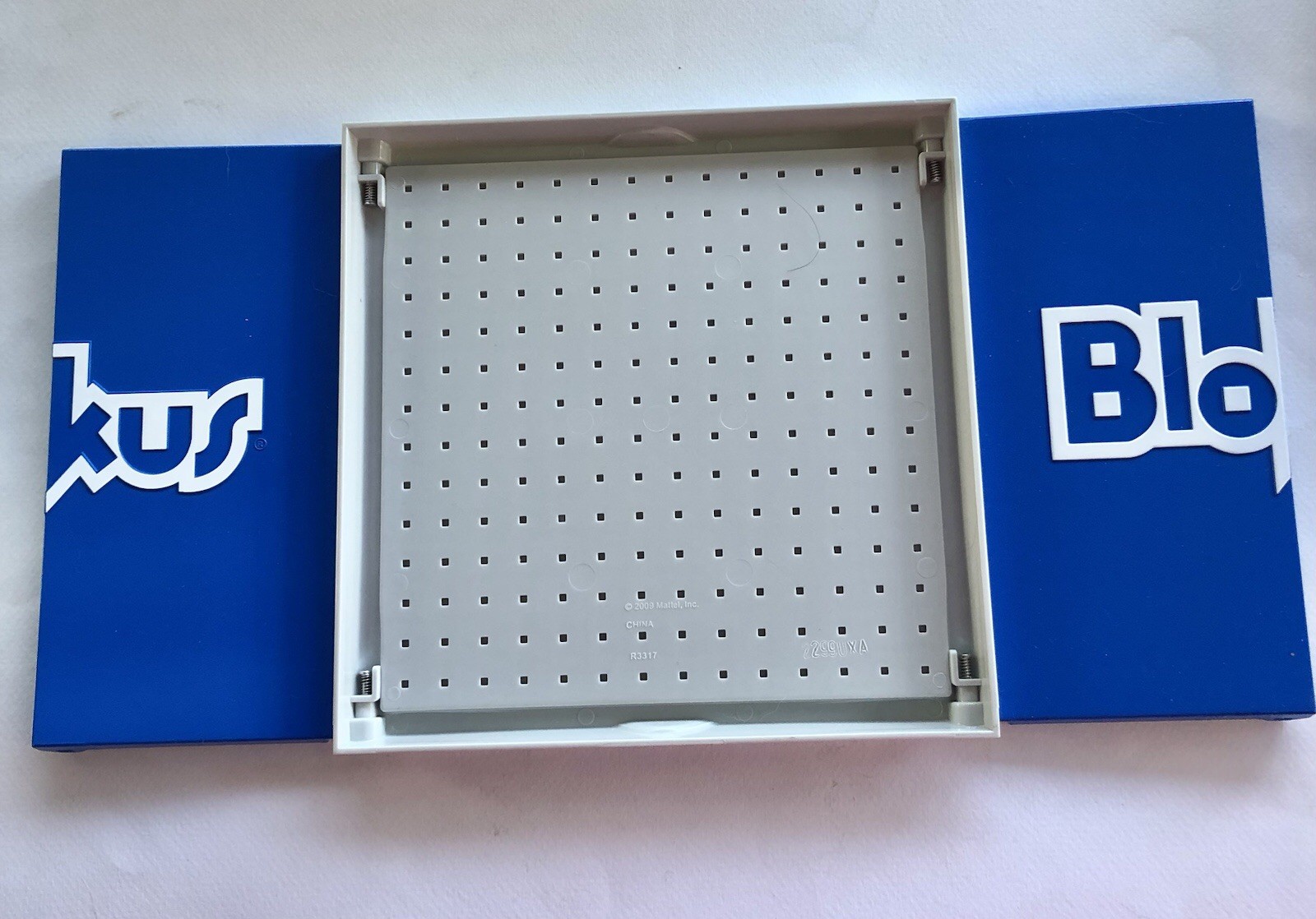 Blokus To Go! For 2 Players COMPLETE Mattel 2009 Storage Trays Travel Strategy