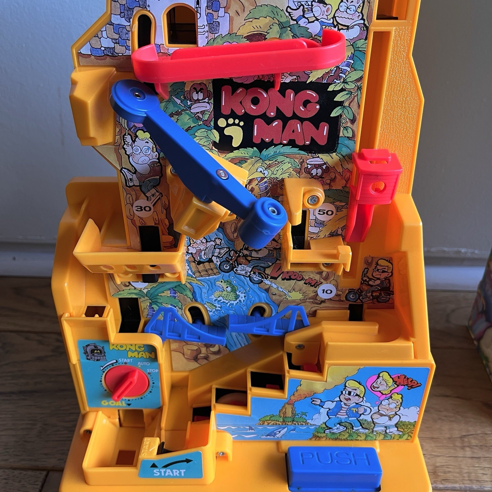 Vintage 1982 Tomy Kongman Game w Box Parts Battery Toy King Kong Marble Maze
