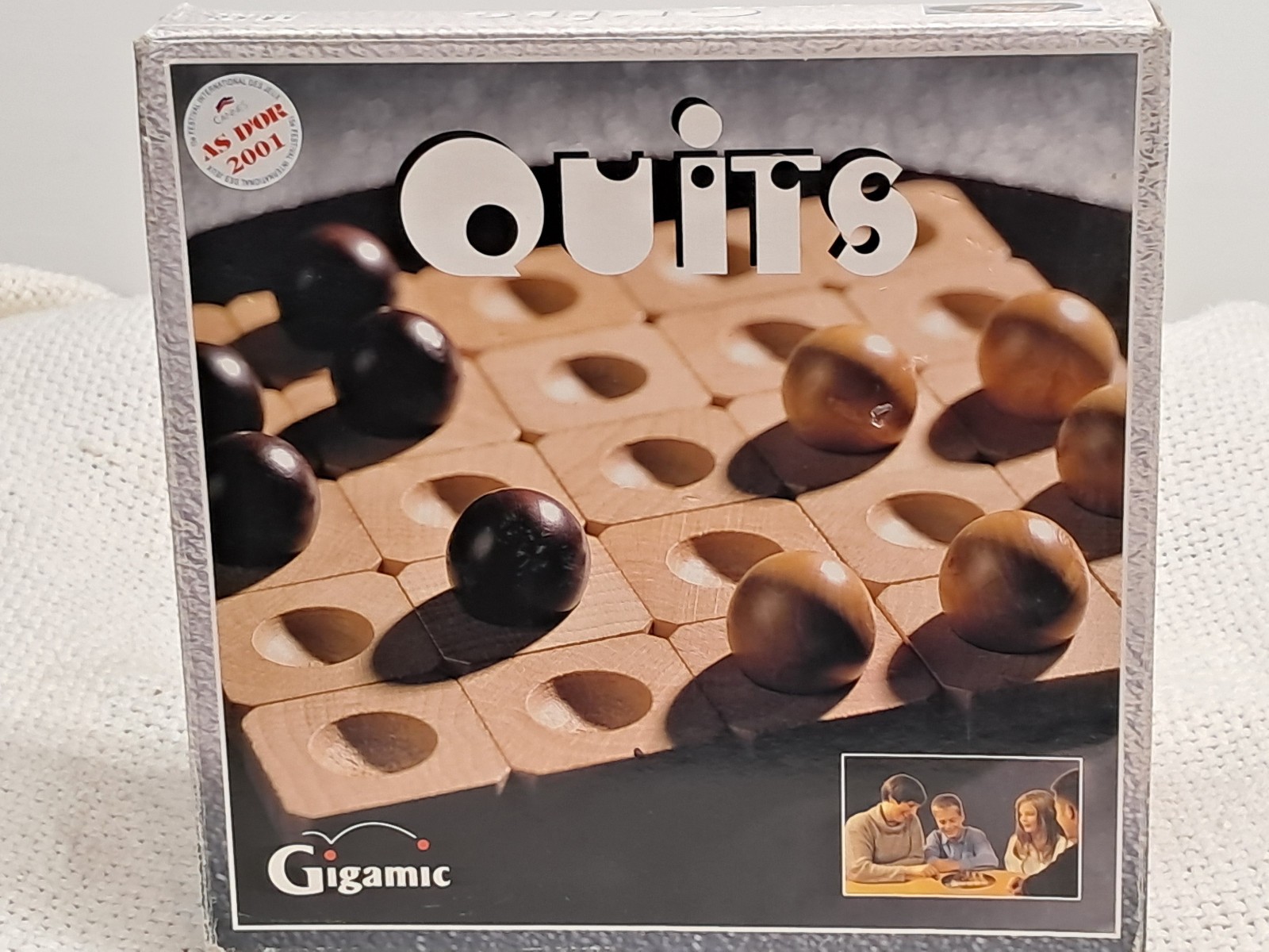 Quits Game by Gigamic The Shifty Strategy Game Wooden Marbles