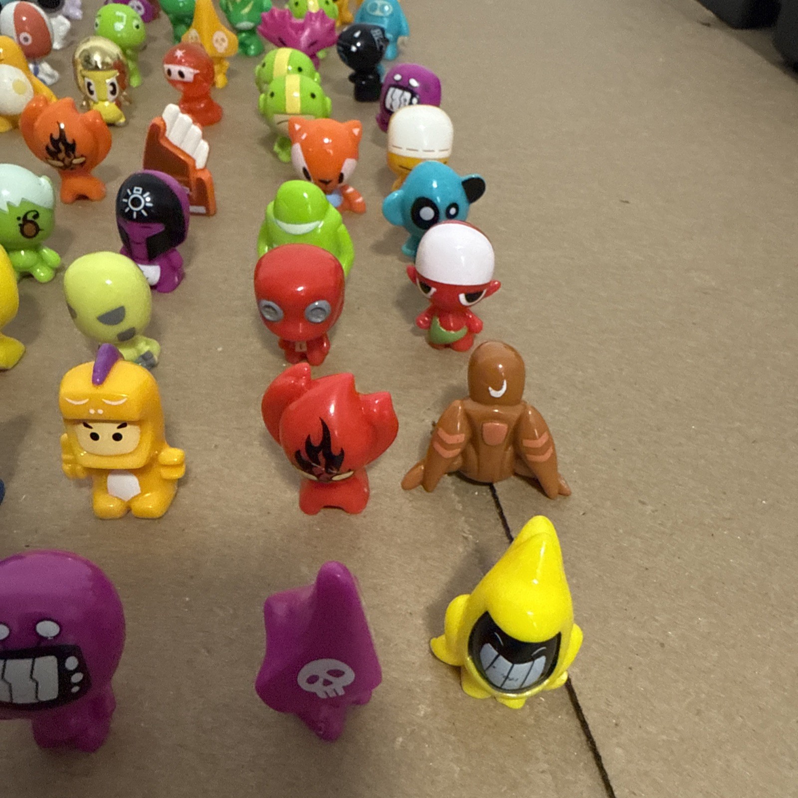 Gogo Crazy Bones Lot Of 150 Figures