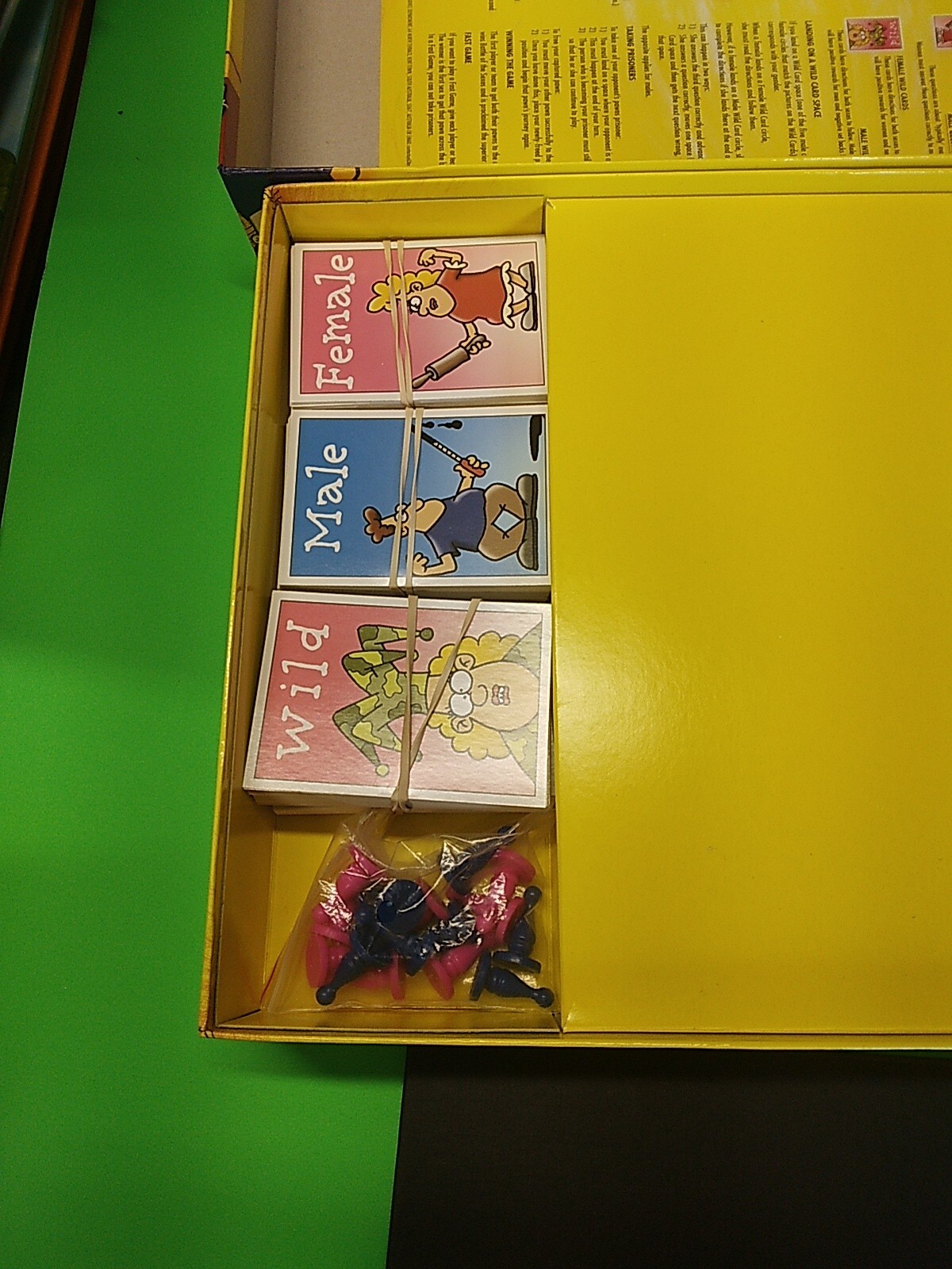 Battle of the Sexes 2nd Edition Board Game Complete Good Condition