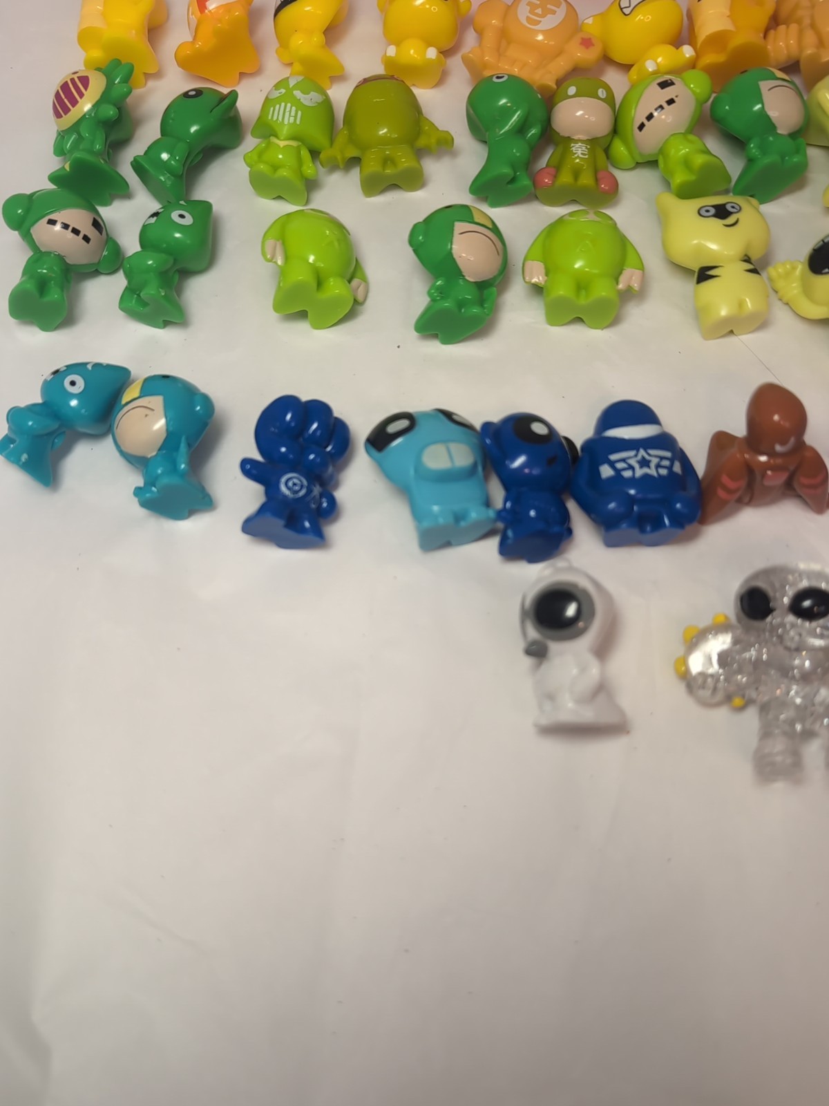 Crazy Bones Lot Of 53 Vintage Multiple Colors Plus Collectors Tin