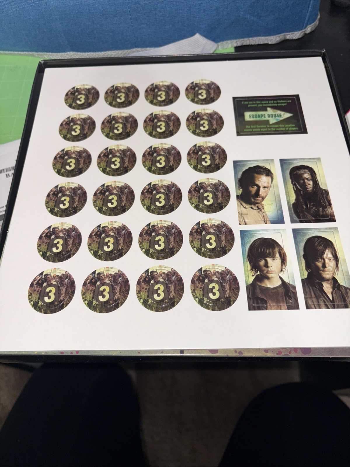 AMC The Walking Dead Don’t Look Back Dice Game Zombie Horror Board Game-Open Box
