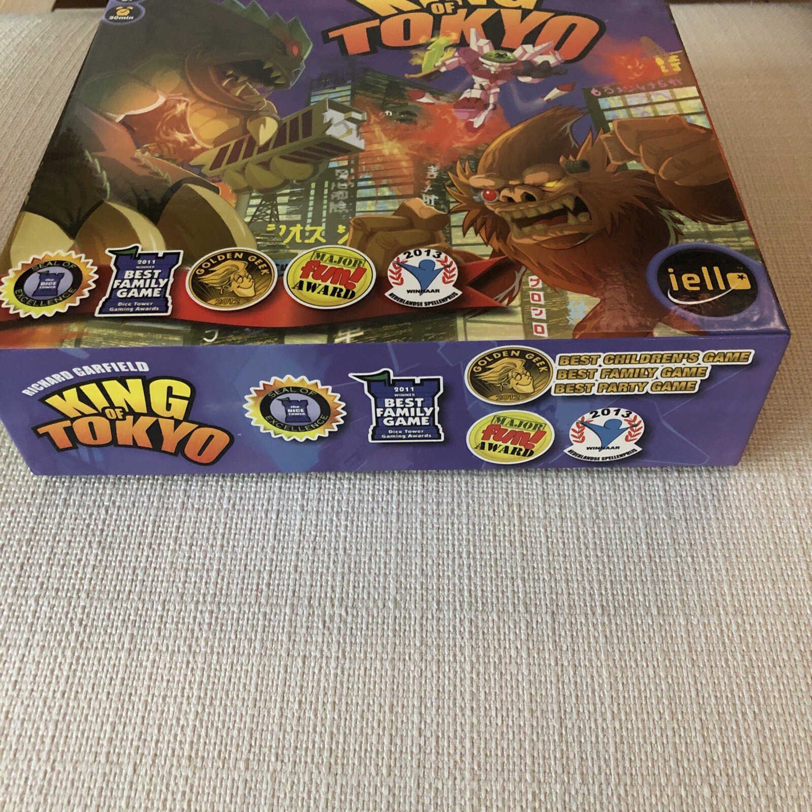 King of Tokyo Board Game Iello 2-6 player 8+ EUC 100% Complete