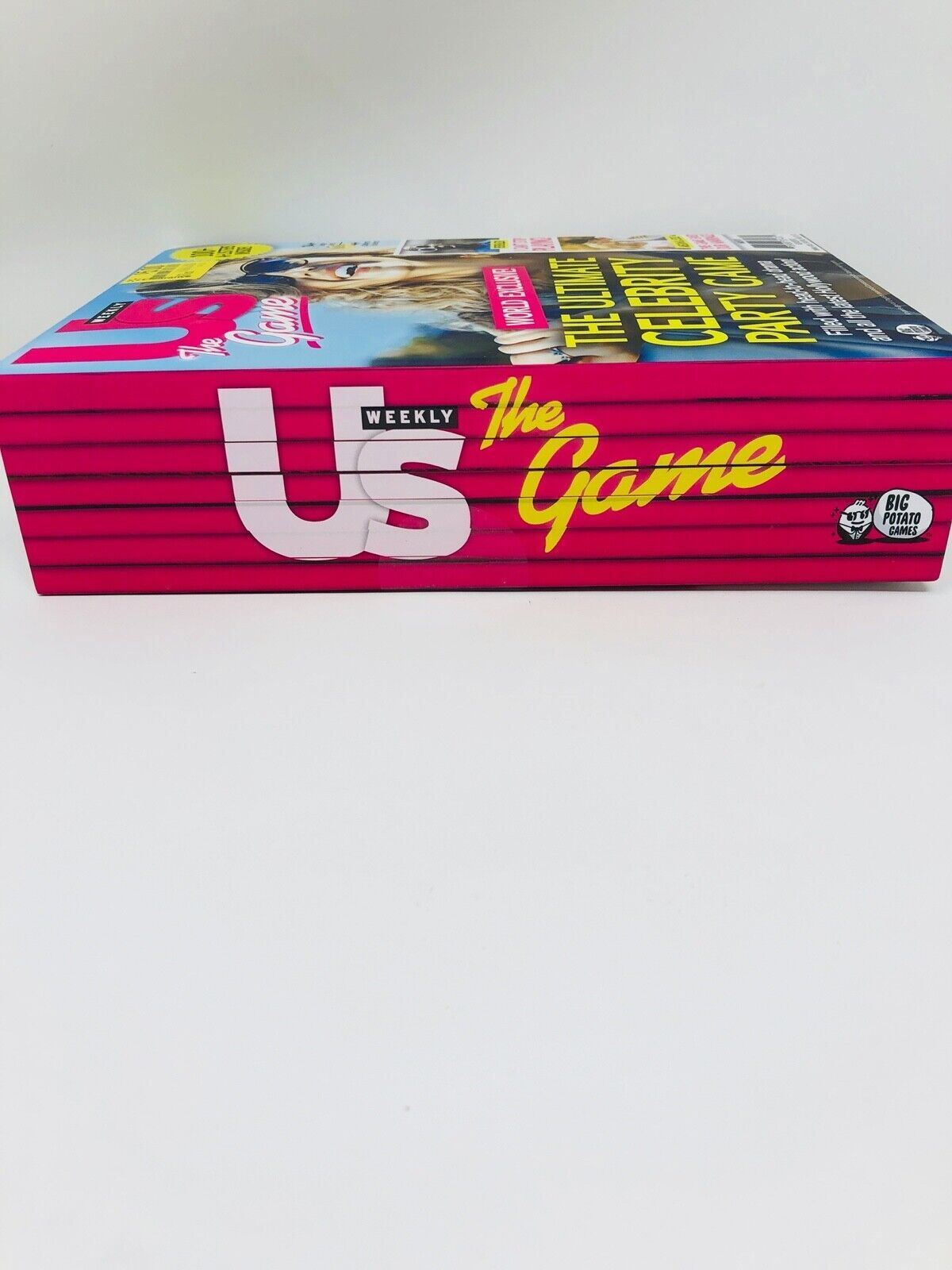 US Weekly Celebrity Party Game Ages 14+ Family Trivia Board Game 4+ Players Comp