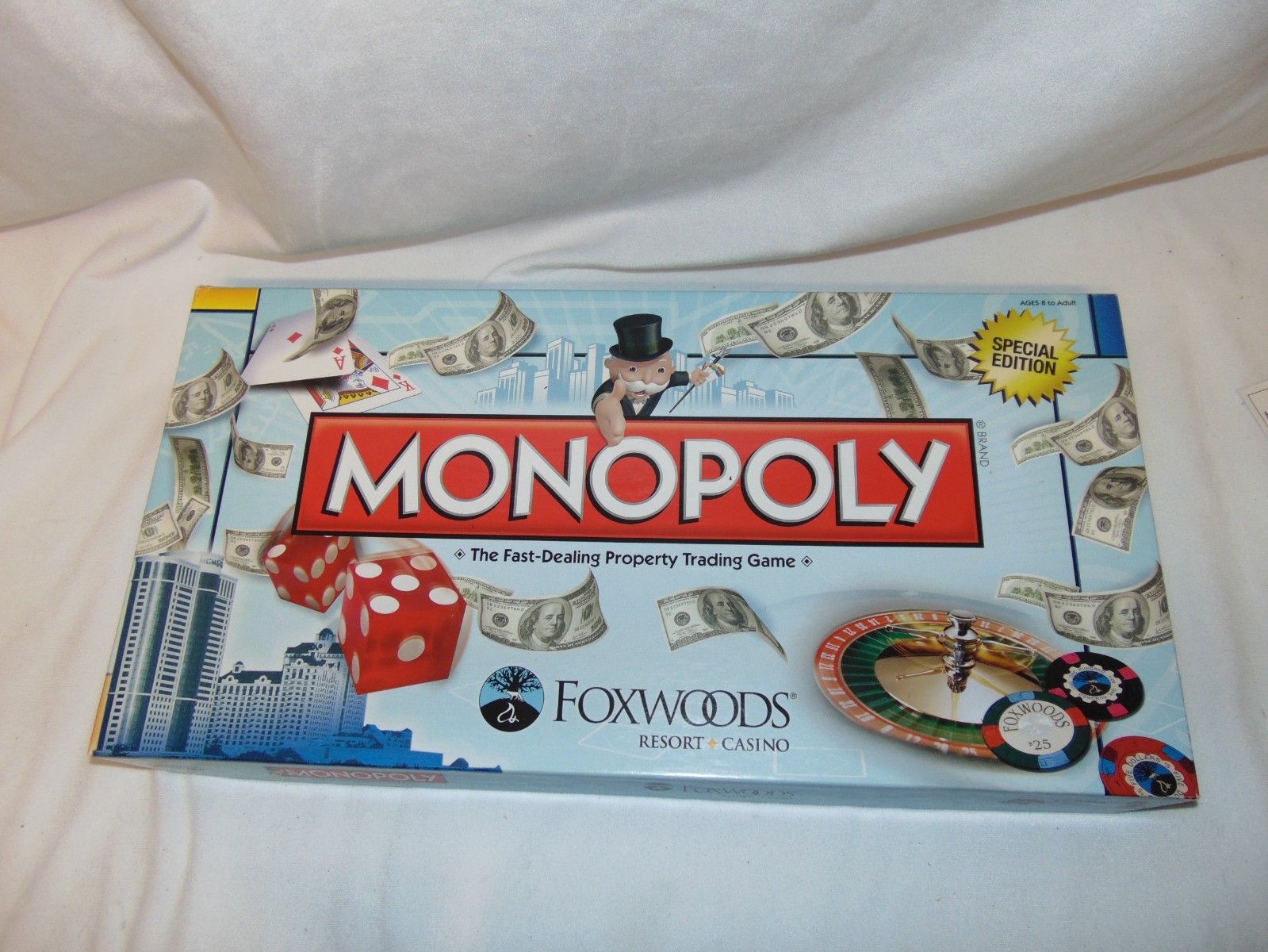2011 Monopoly Foxwoods Casino edition Board game complete in box 6 tokens slot