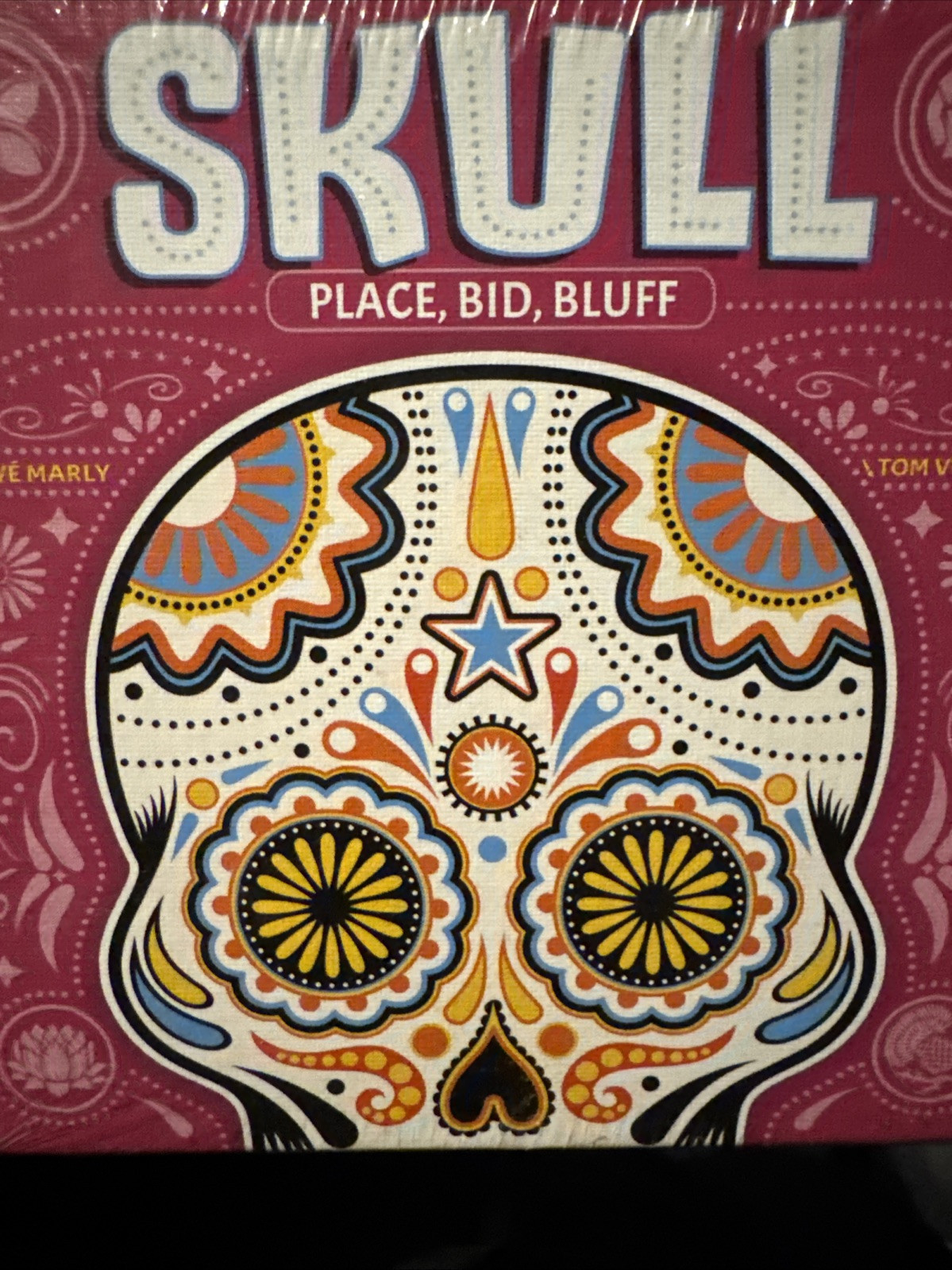 Skull Bluffing Card Game