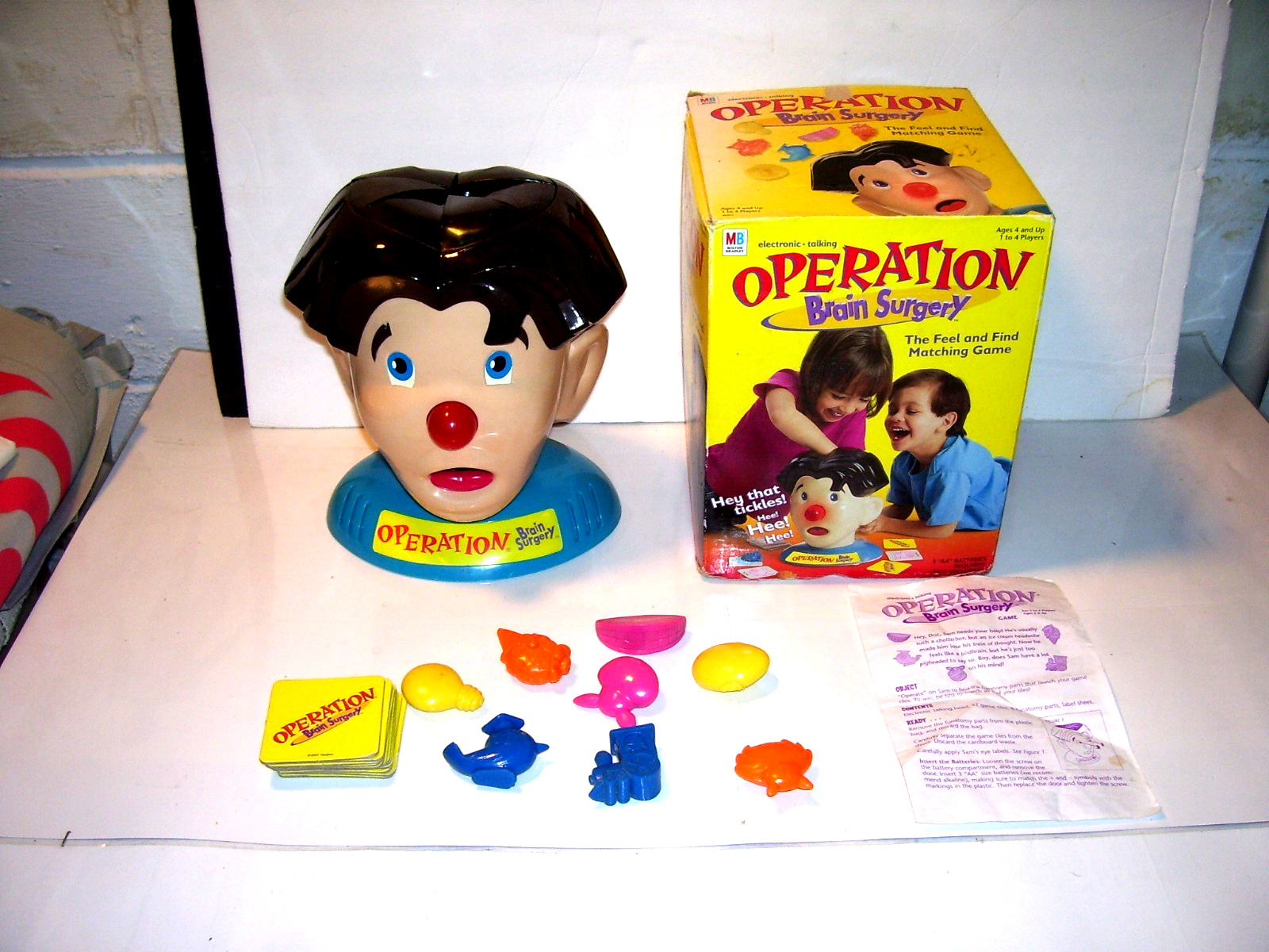 2001 Operation Brain Surgery by Milton Bradley Complete