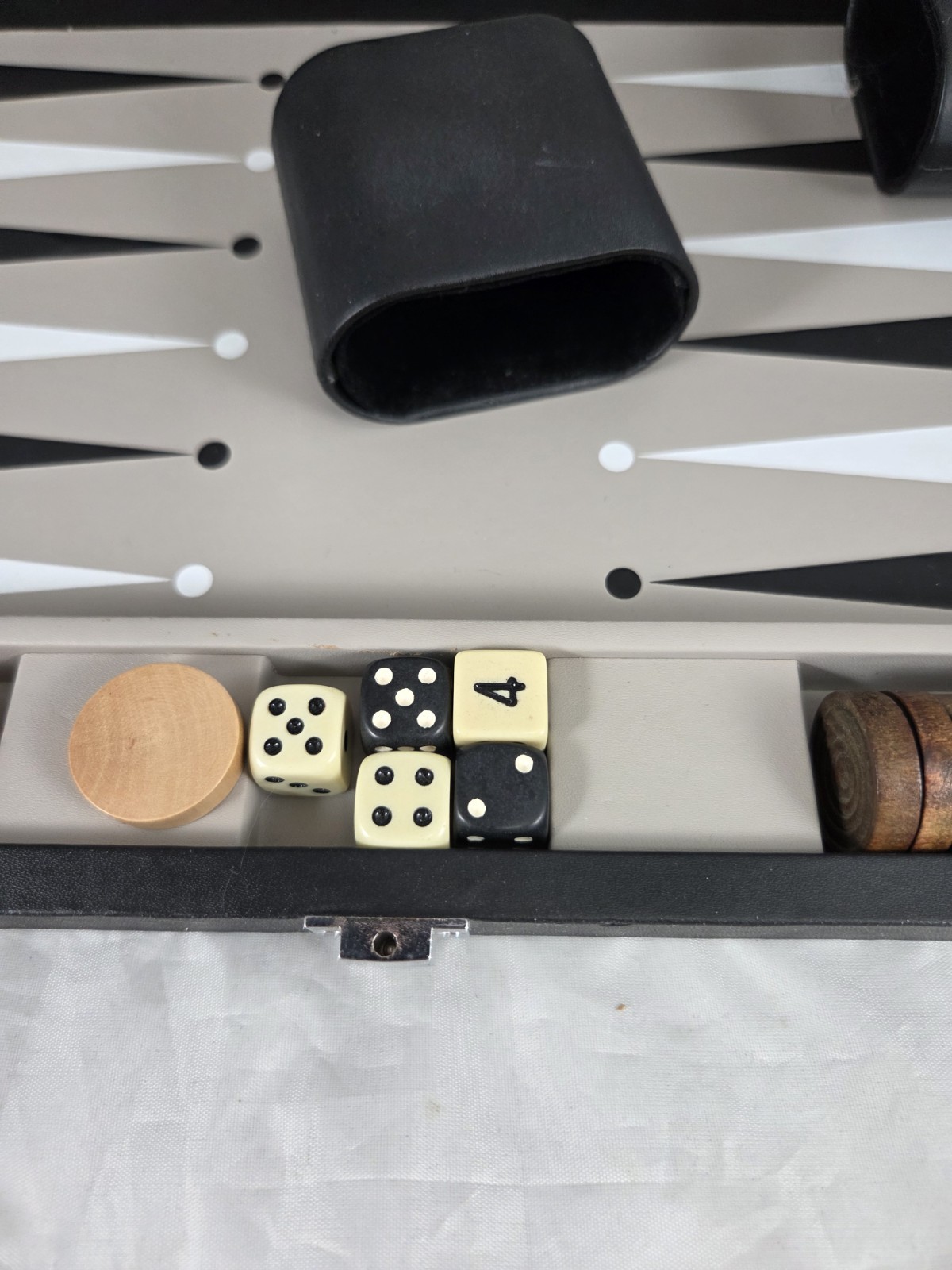 2013 CRATE AND BARREL black hard case Backgammon Travel Set, Wooden Playing Chip