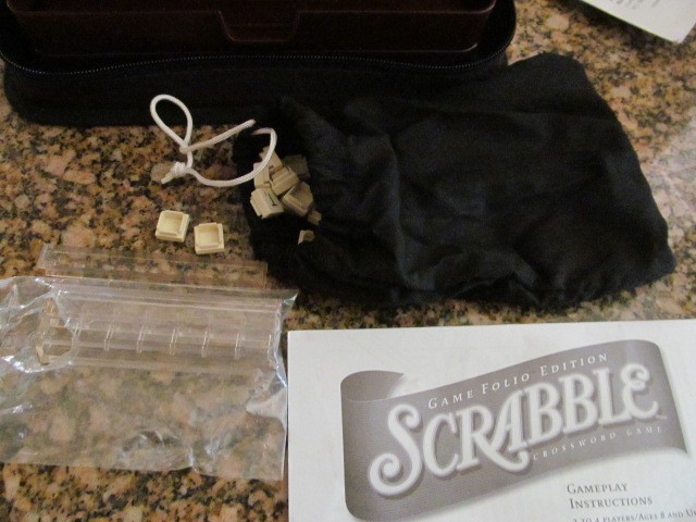 “Scrabble Travel Folio” Carrying Case Edition 2001 Hasbro Deluxe Zippered Case