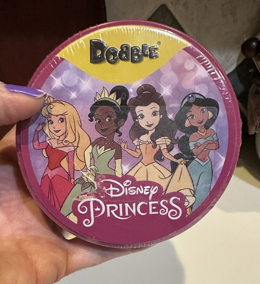 DISNEY PRINCESS DOBBLE SPOT IT ROUND CARD GAME TRAVEL BELLE JASMINE TIANA AURORA