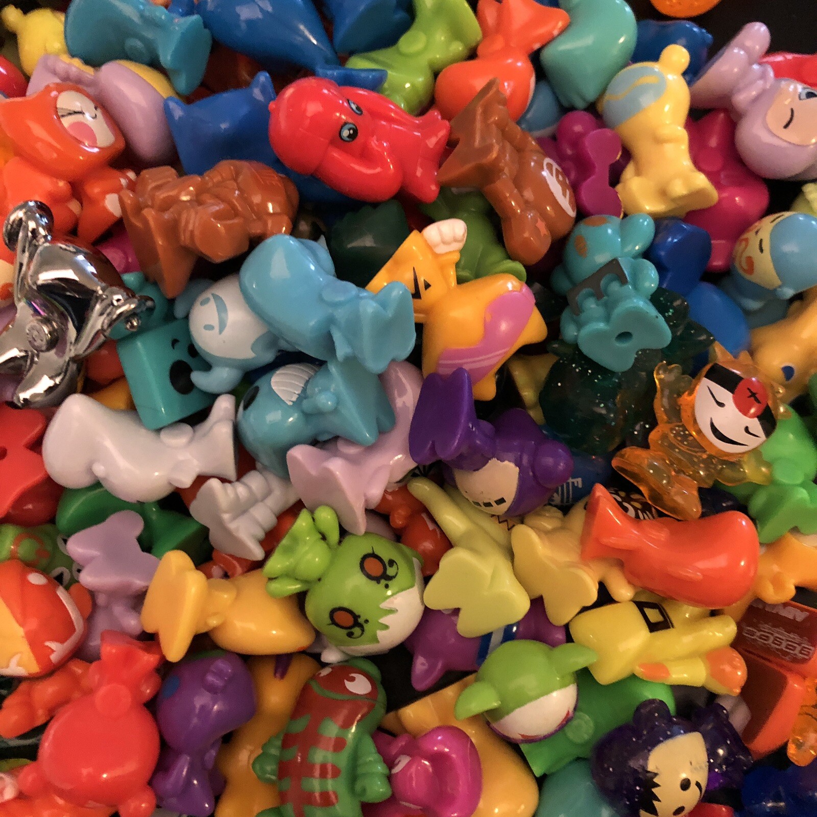 50 Random ALL MODERN SERIES Gogos Crazy Bones gogo’s A Great Mix