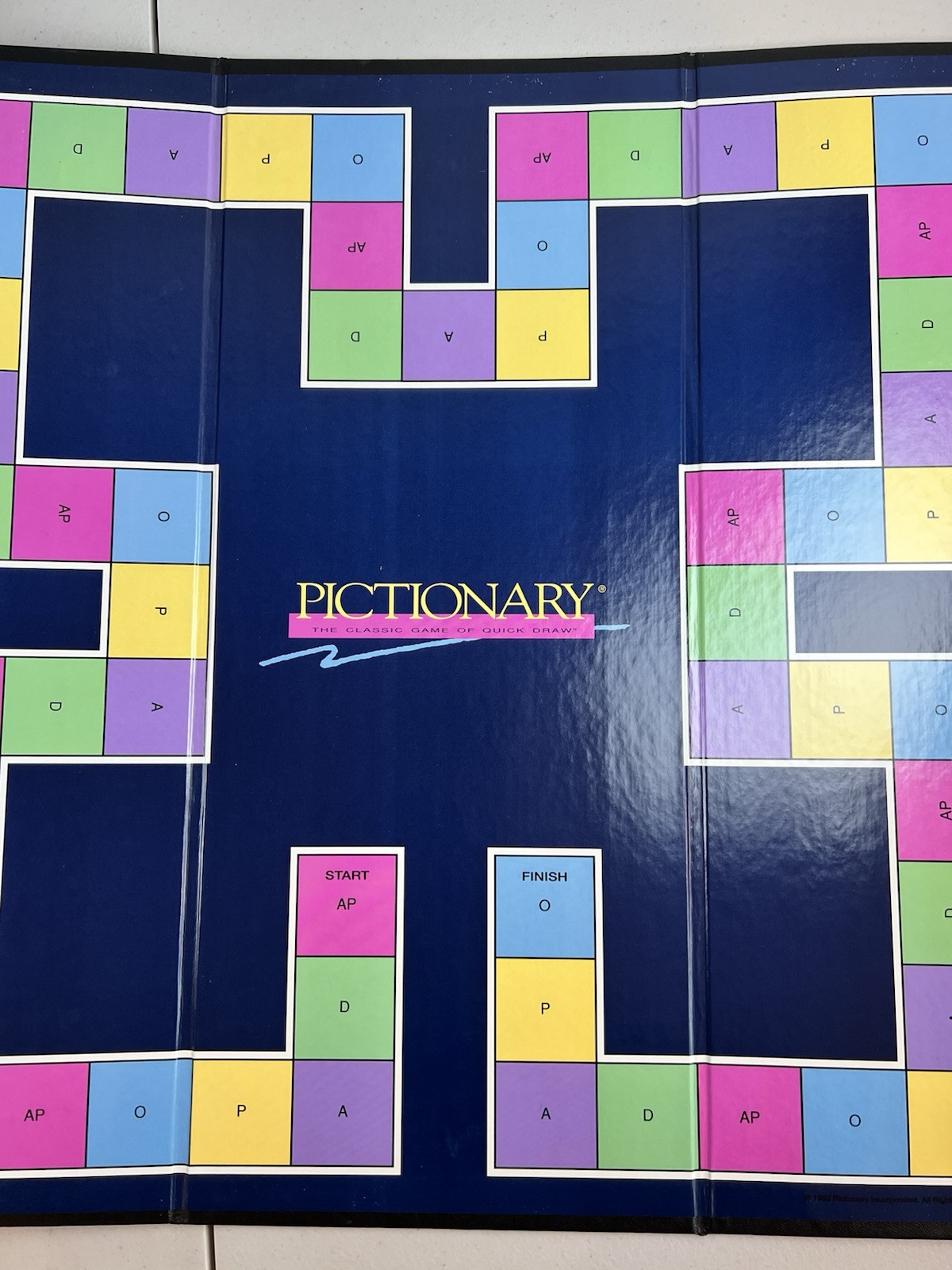 Vintage PICTIONARY 1993 Classic Board Game of Quick Draw Ships Complete