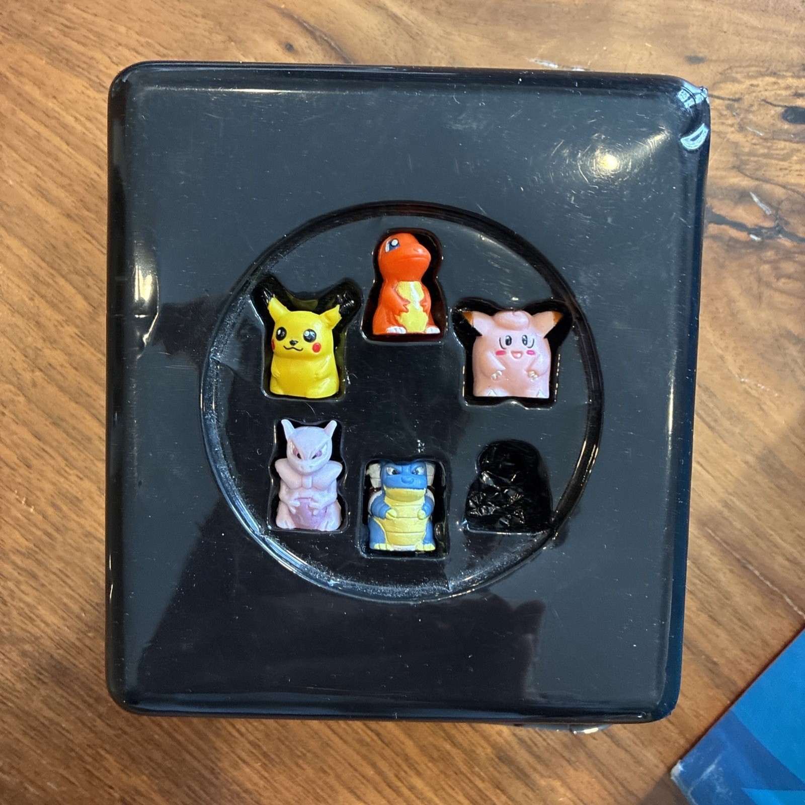 1999 Hasbro Pokemon Collector’s Edition Monopoly Board Game see pic missing pc