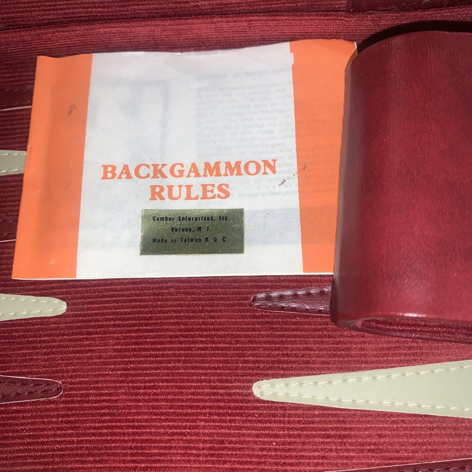 Cambor Backgammon Set. 4 Dice Cups Checkers Doubling Cube Maroon Size 11”x8” Vtg