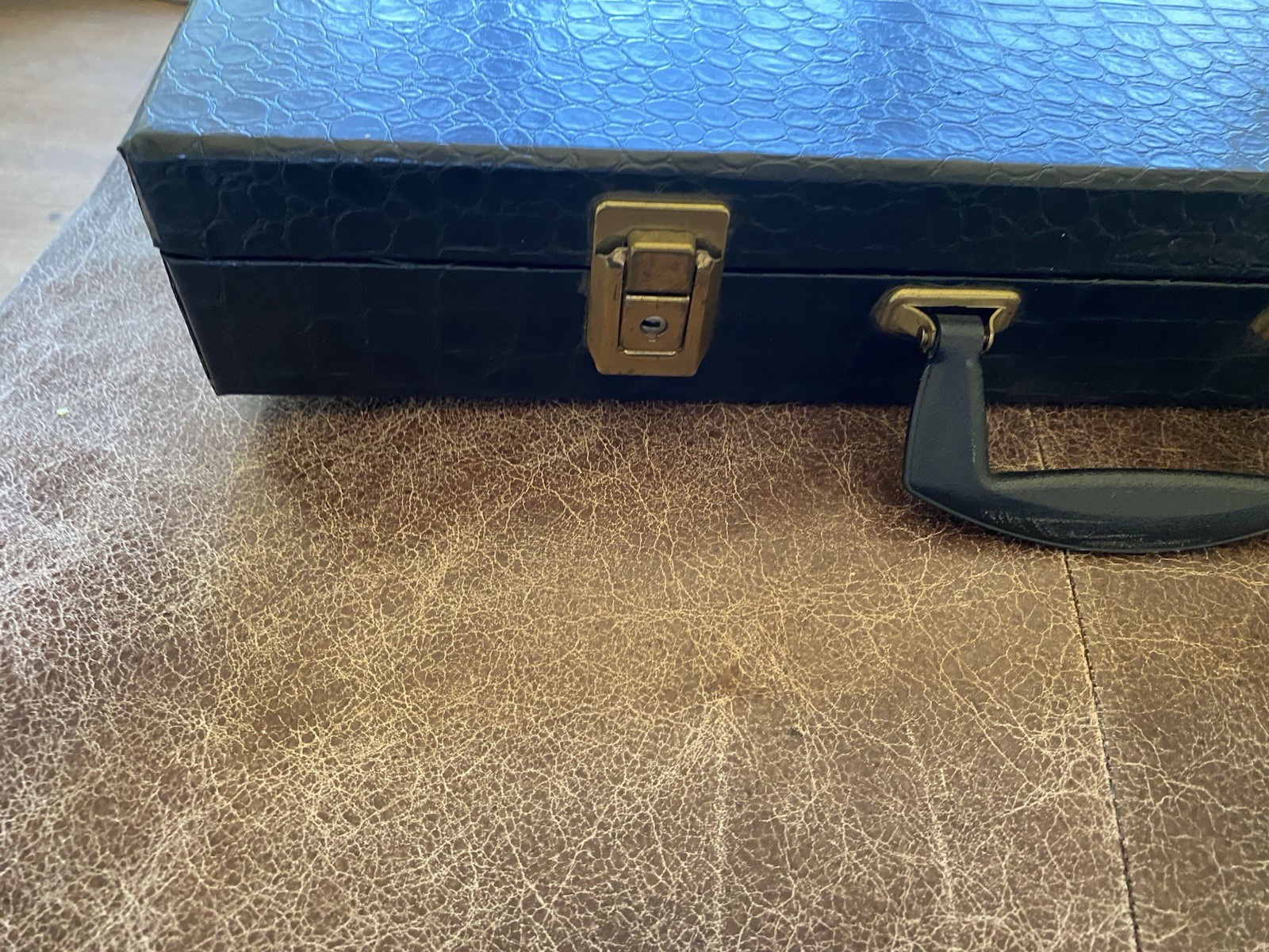 Vintage American MahJongg Set Embossed Wood Tiles And Faux Alligator Case