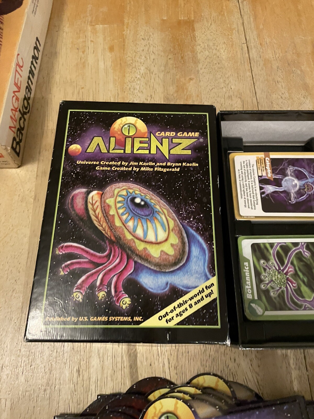 Alienz Card Game by U.S. Games Systems 2004 Complete