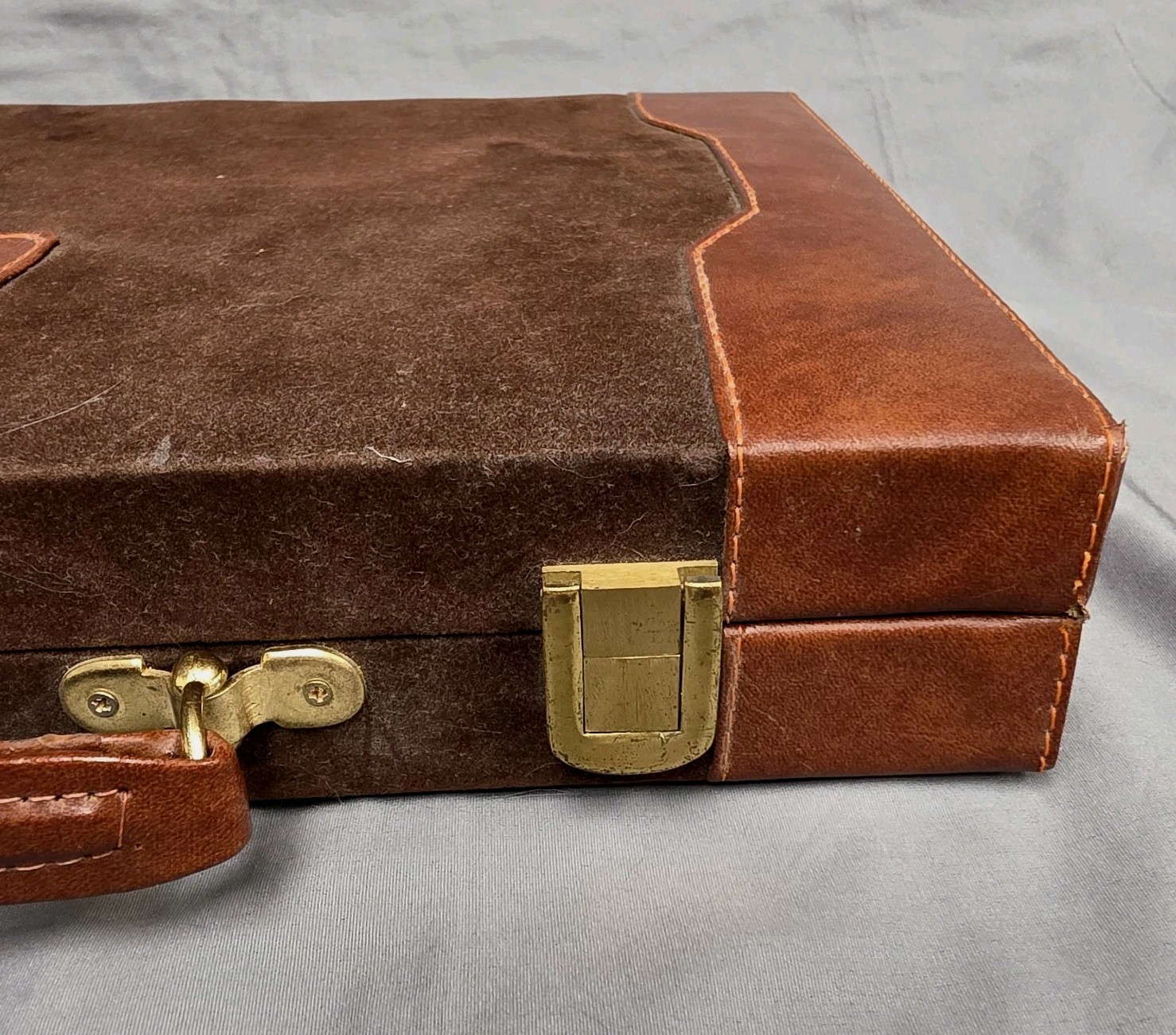 Vintage Backgammon Game Set Velvety Brown Briefcase Type TAIWAN Complete