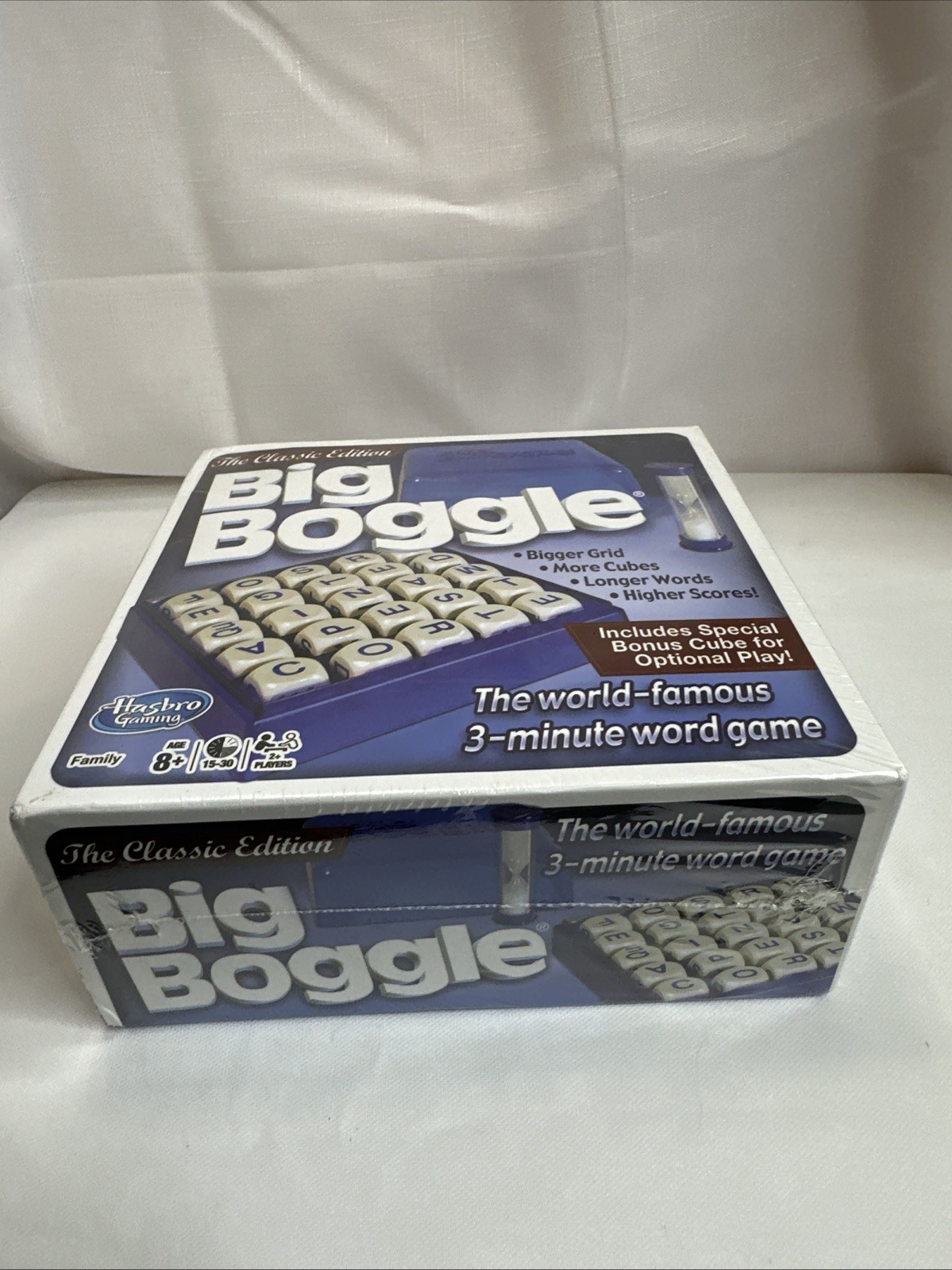 BIG BOGGLE Classic Edition Word Game – Family Game Night Kids 8+ & Adults