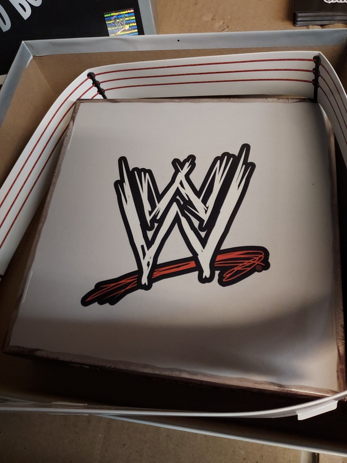 WWE DVD Board Game 23 Raw And 23 SmackDown! Superstars 2005 New open box