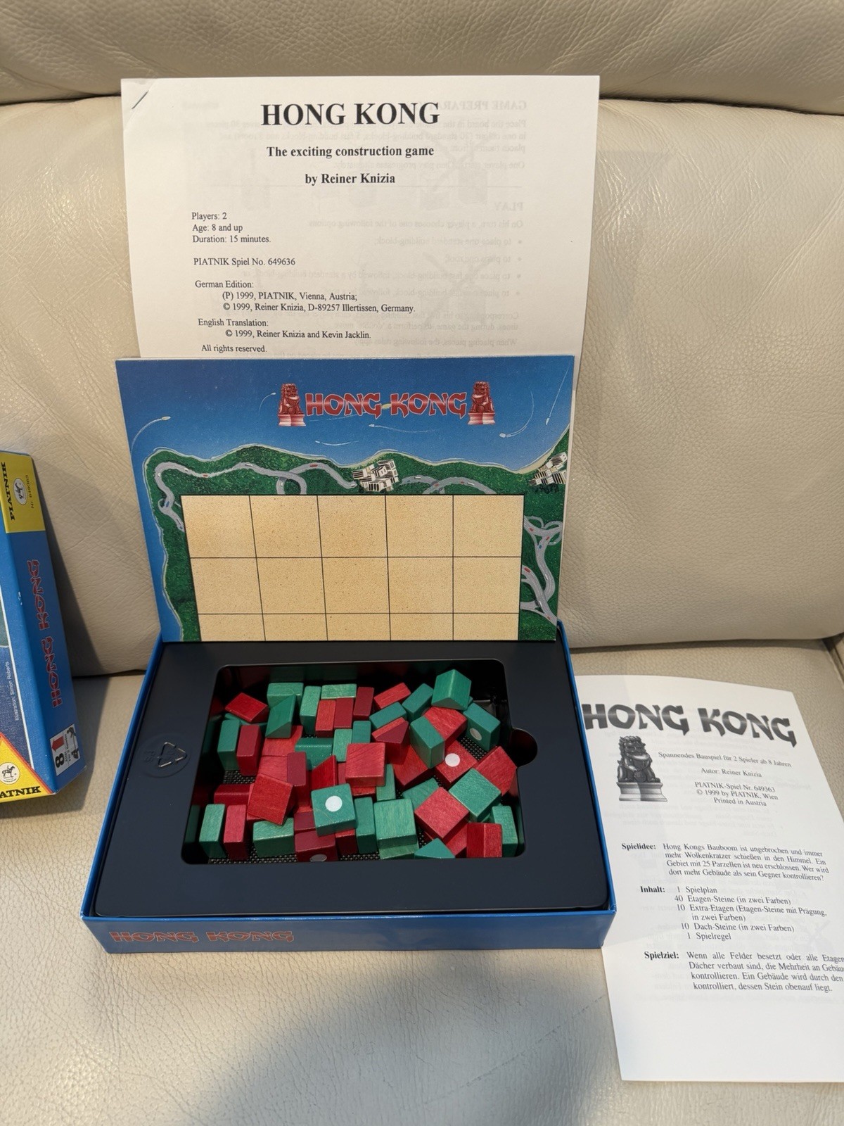 Platnik Boardgame Hong Kong Reiner Knizia (German Edition) With English Rules