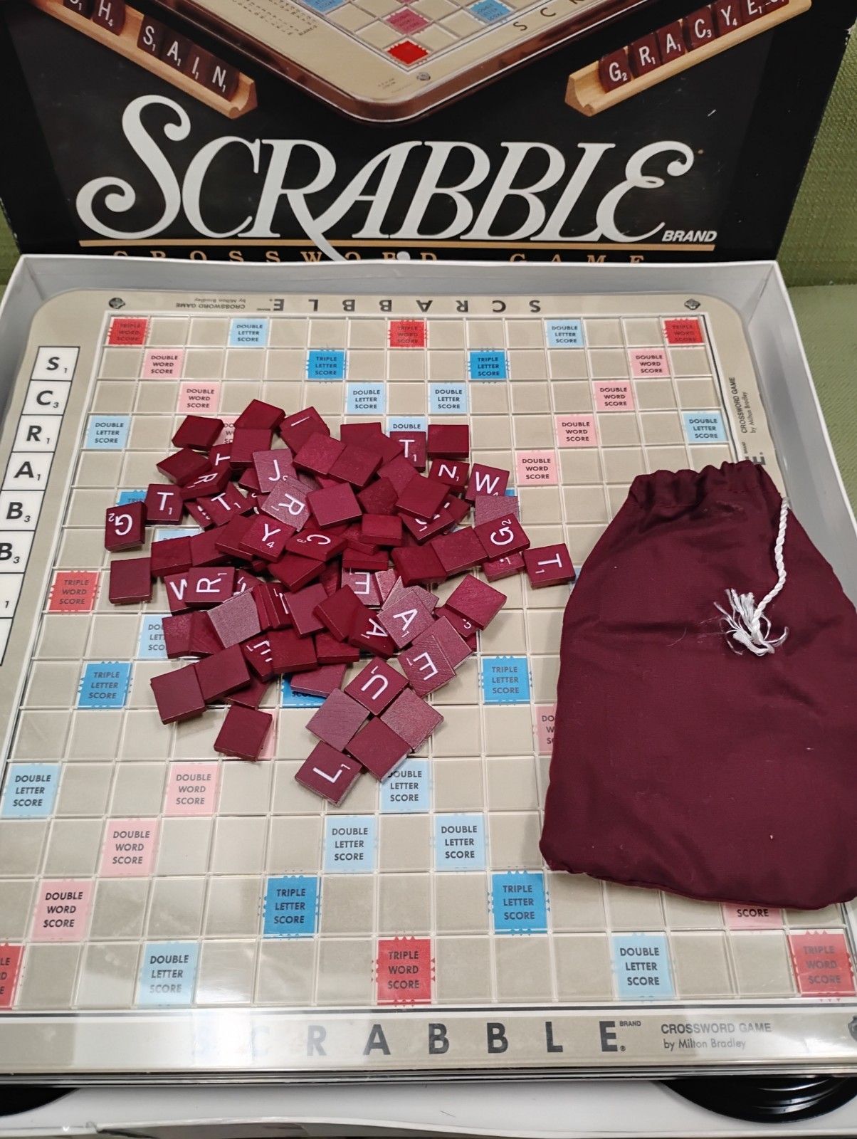 1989 Scrabble Deluxe Edition 100% COMPLETE Rotating Turntable Board Game