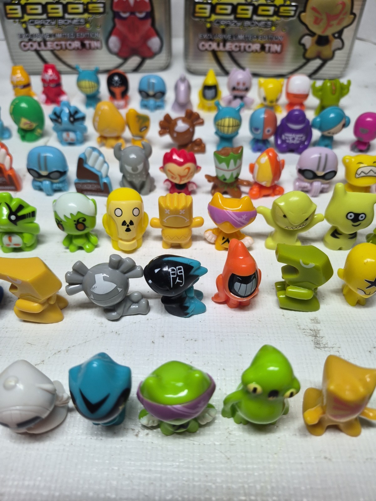 2010 JONA Gogo’s Crazy Bones Exclusive Ltd Edition Collector Tins 78 Figurines