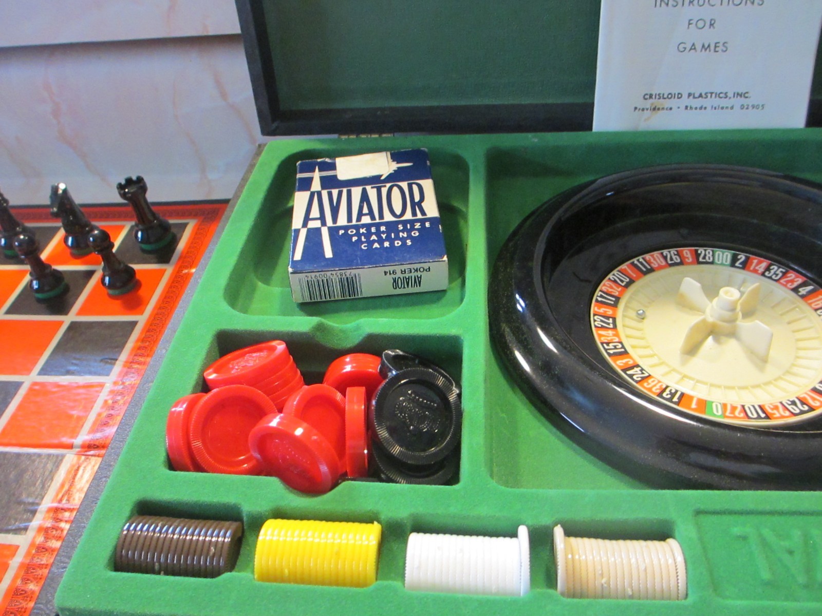 VINTAGE CRISLOID ROYAL GAMBLER’S BRIEFCASE 60’S MCM ROULETTE HORSE GAME CASINO