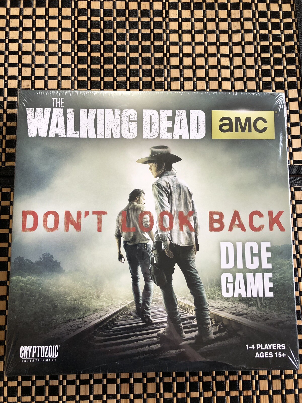 AMC The Walking Dead Don’t Look Back Dice Game Zombie Horror Board Game NEW